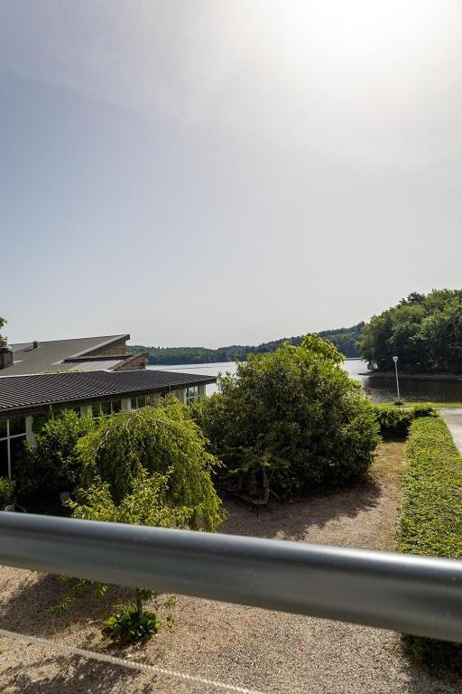 Logis Hotel Du Lac Neuvic  Екстер'єр фото