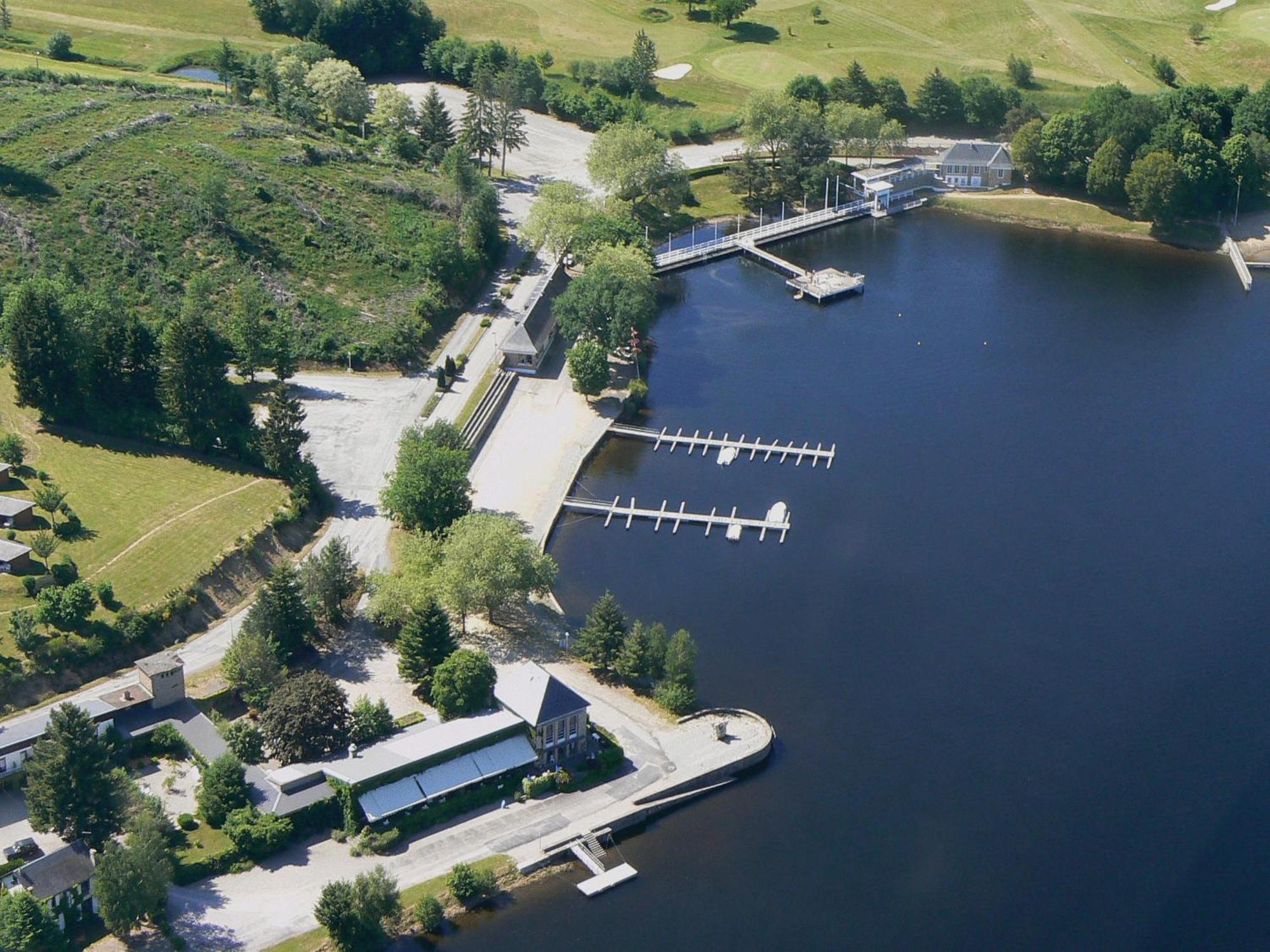 Logis Hotel Du Lac Neuvic  Екстер'єр фото