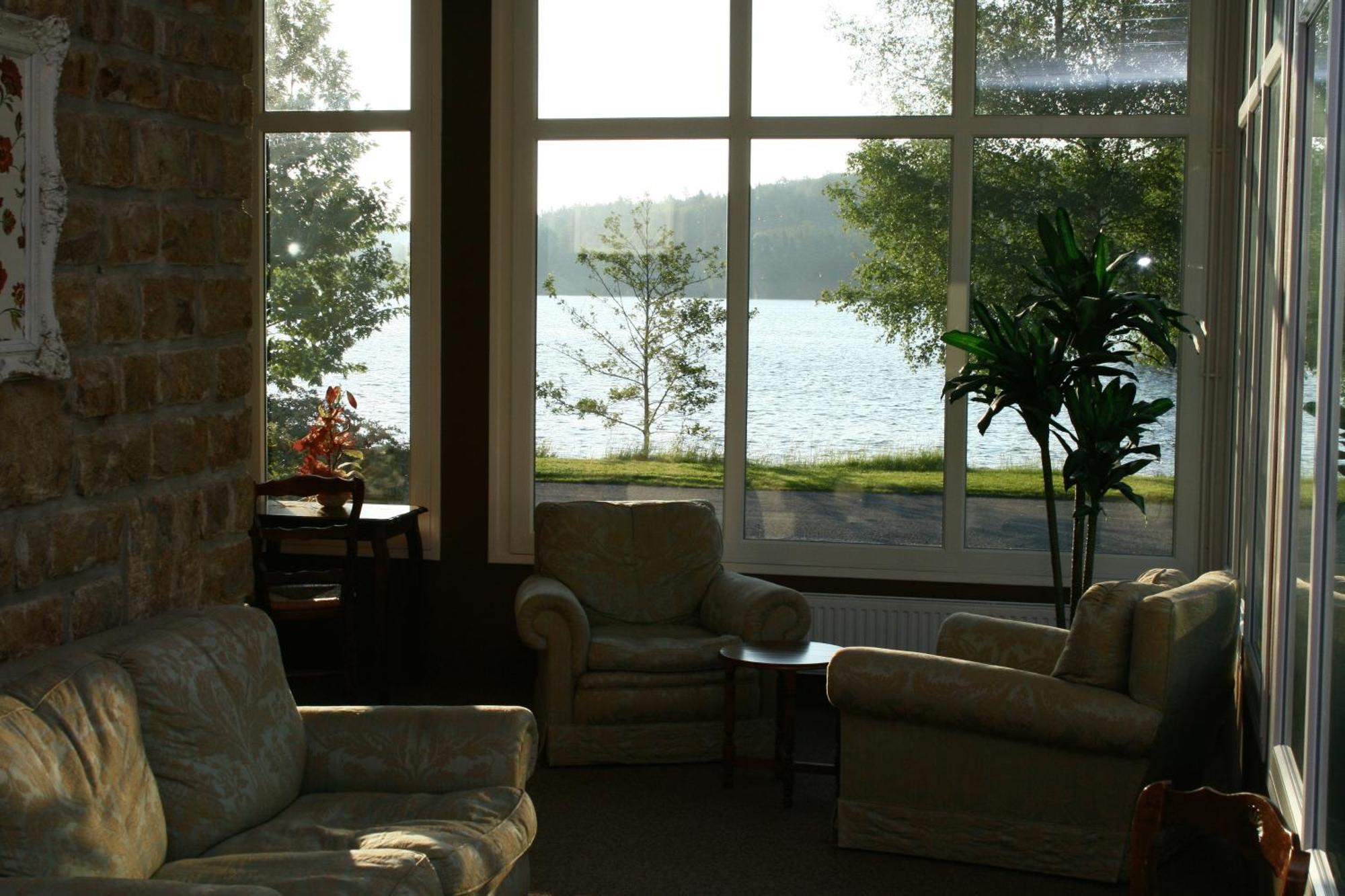 Logis Hotel Du Lac Neuvic  Екстер'єр фото