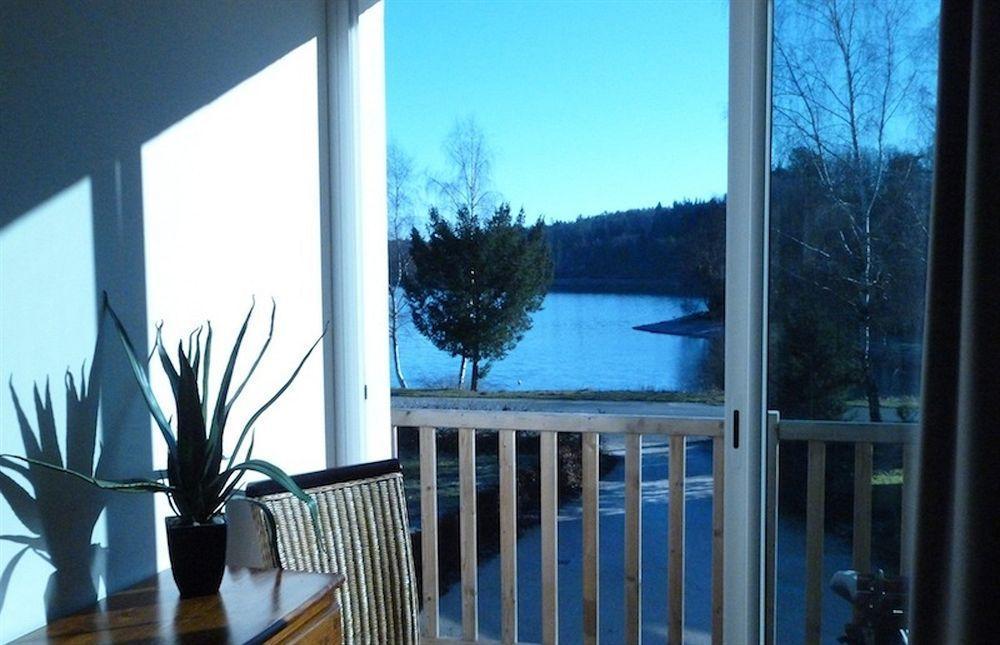 Logis Hotel Du Lac Neuvic  Екстер'єр фото