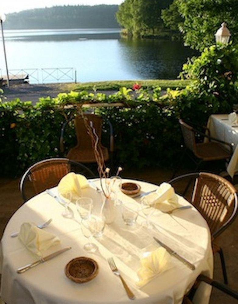Logis Hotel Du Lac Neuvic  Екстер'єр фото