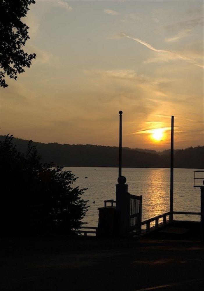 Logis Hotel Du Lac Neuvic  Екстер'єр фото