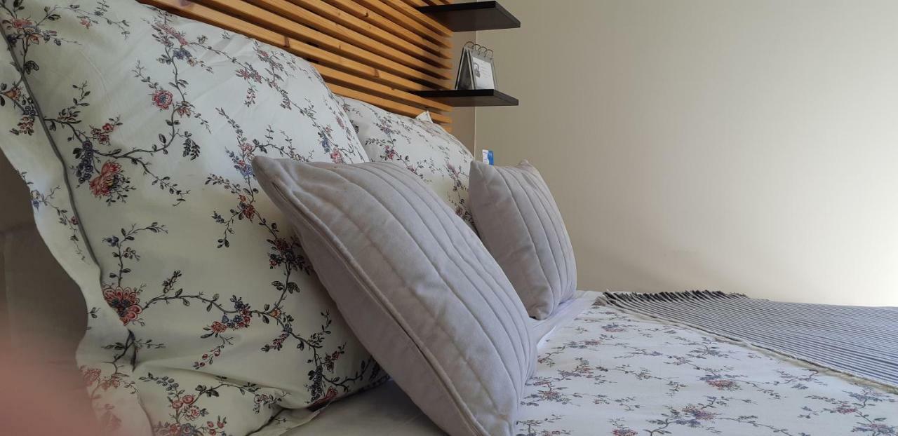 Logis Hotel Du Lac Neuvic  Екстер'єр фото