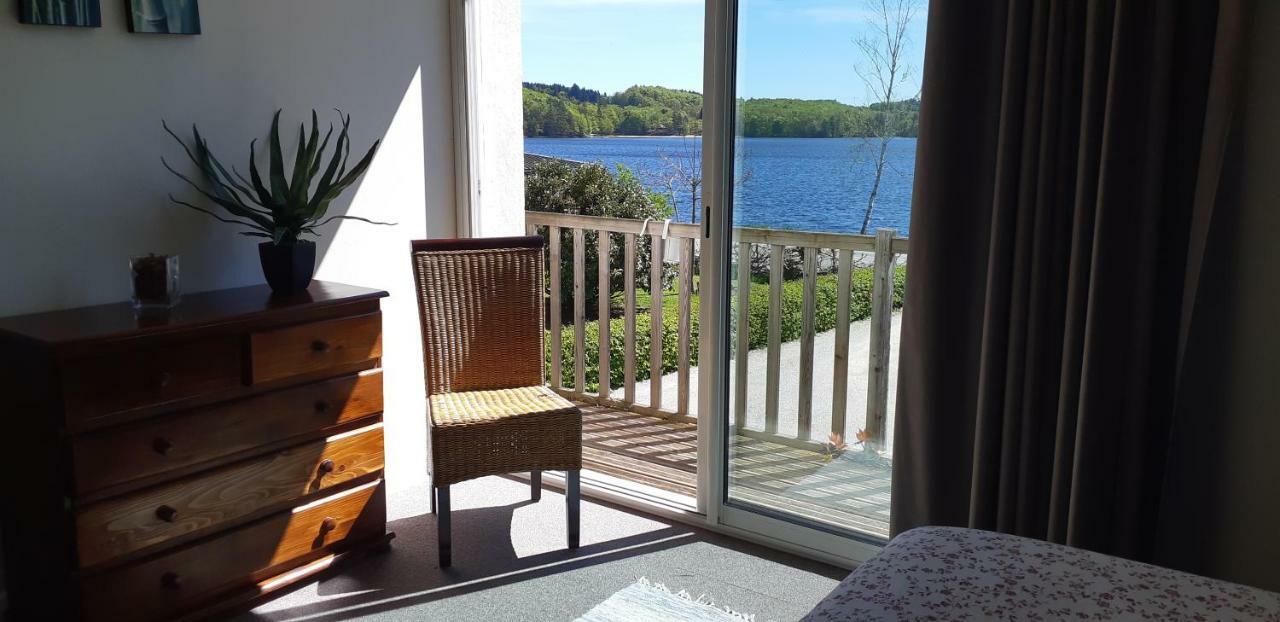 Logis Hotel Du Lac Neuvic  Екстер'єр фото
